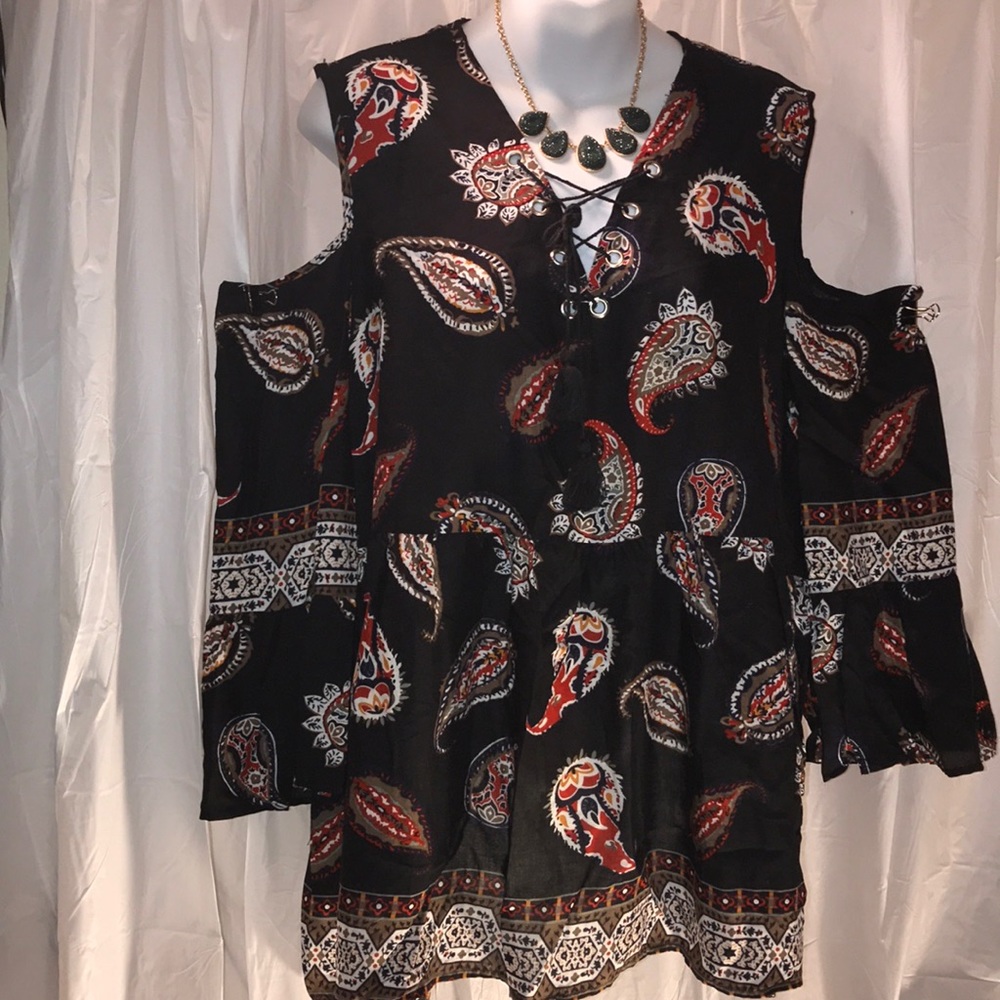 SOLD SOLD SOLD Peep Shoulder shirt